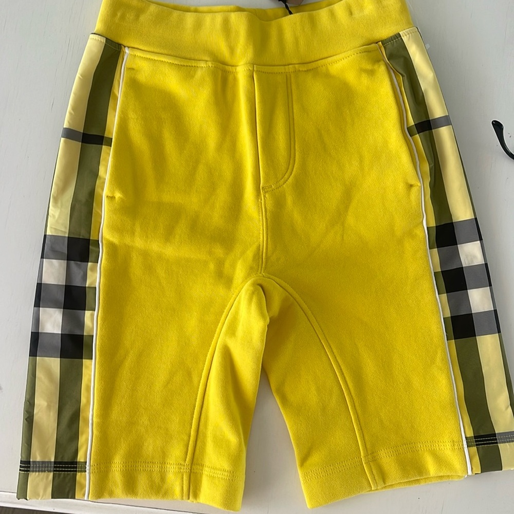 Kids Burberry Graham shorts NWT